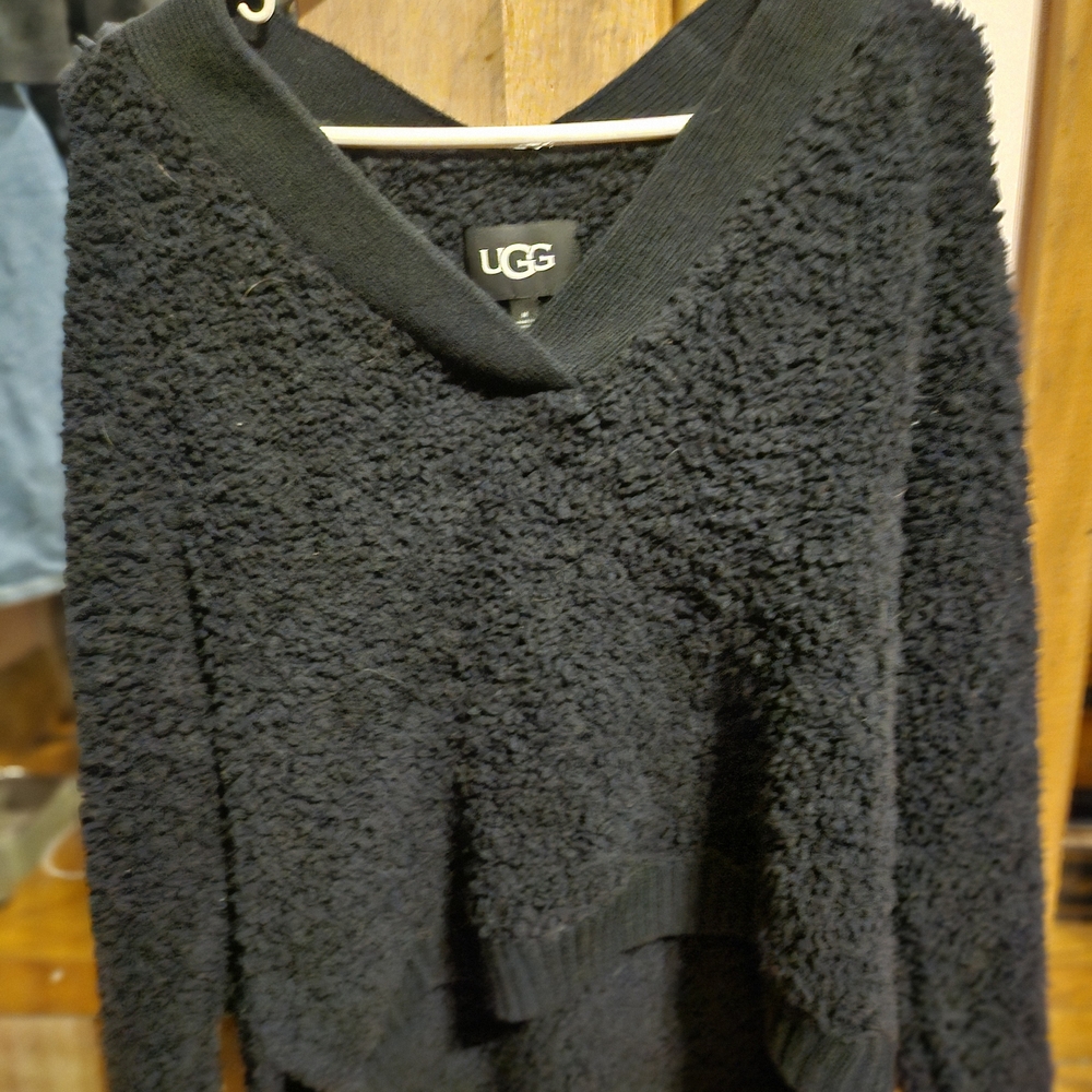 UGG Women's Black Textured V-Neck Sweater
